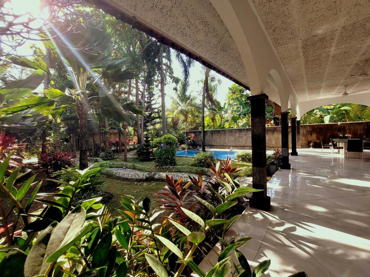 Villa Kelapa Lovina Exteriör bild