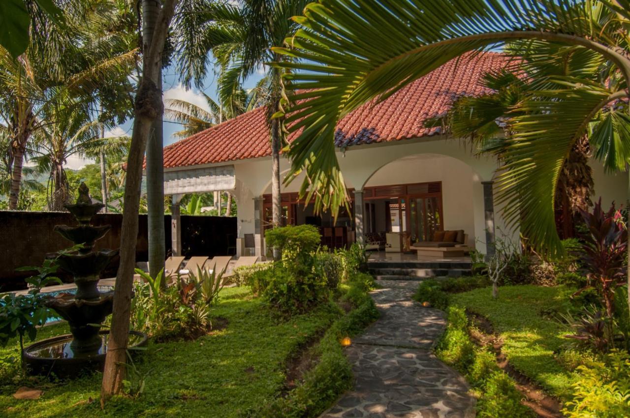 Villa Kelapa Lovina Exteriör bild